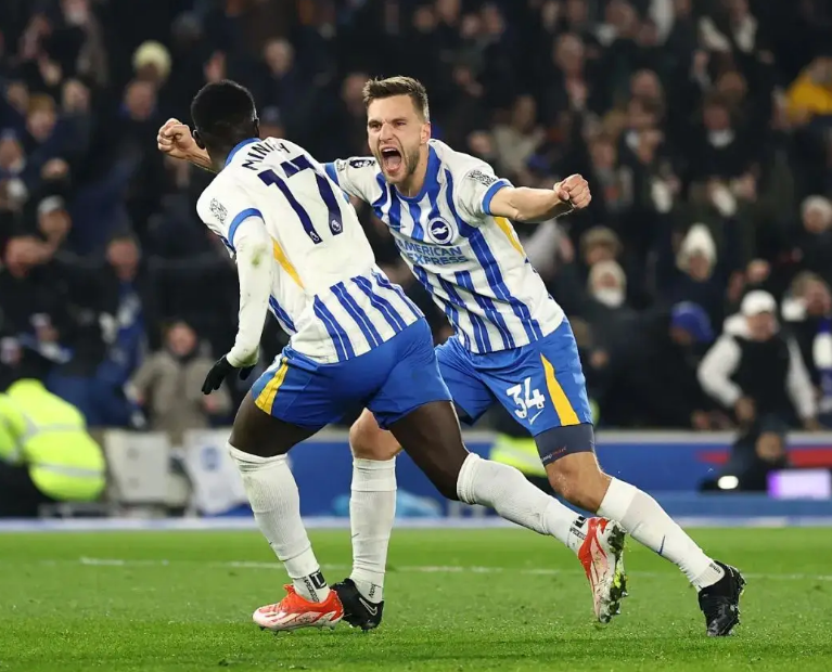 狼队逼平布赖顿,中场快速反击造成对手困惑 狼队逼平布赖顿,中场快速反击造成对手困惑