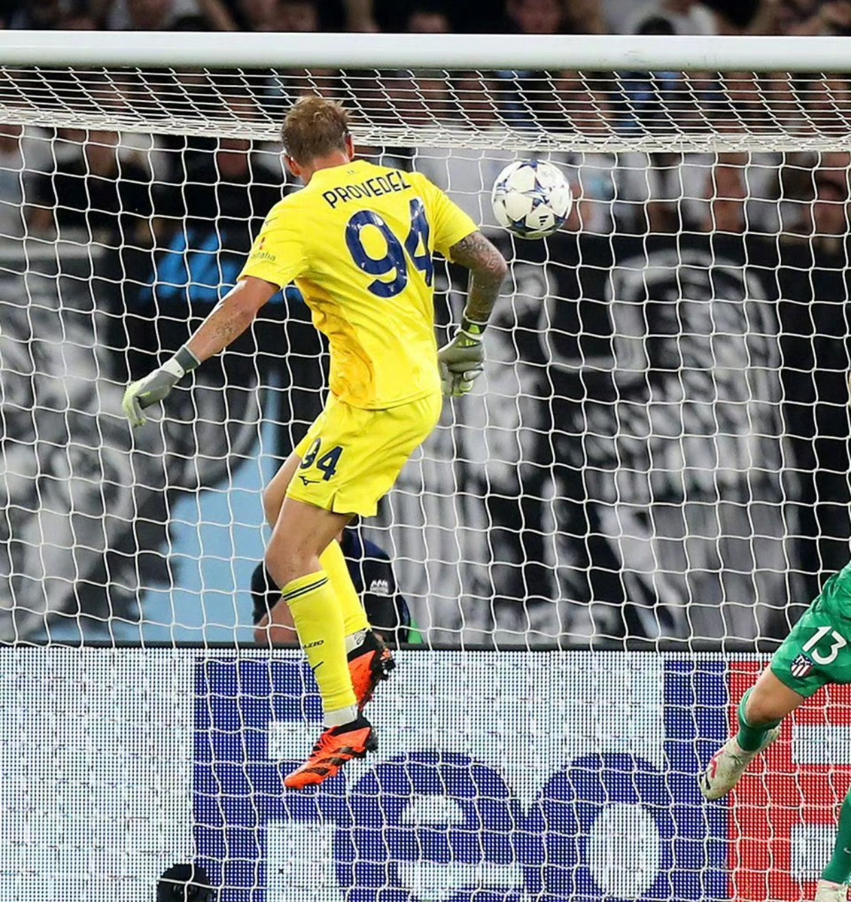 马竞前锋连续破门,升至射手榜第一 马竞前锋连续破门,升至射手榜第一