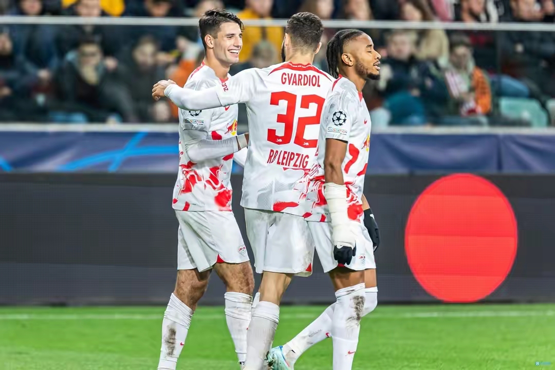 莱比锡红牛连续不败,吞并沙尔克 莱比锡红牛连续不败,吞并沙尔克