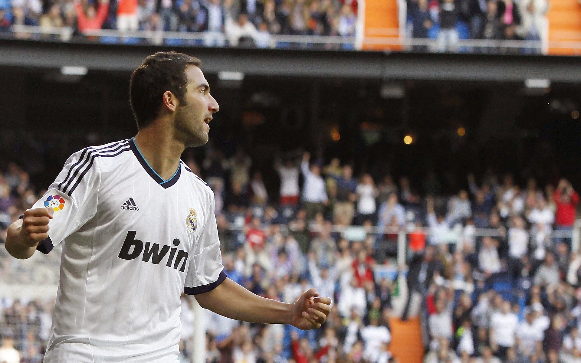 雷速赛事直播app-莱比锡红牛完胜摩纳哥，孙兴慜成关键先生，亚洲之光闪耀欧冠之夜